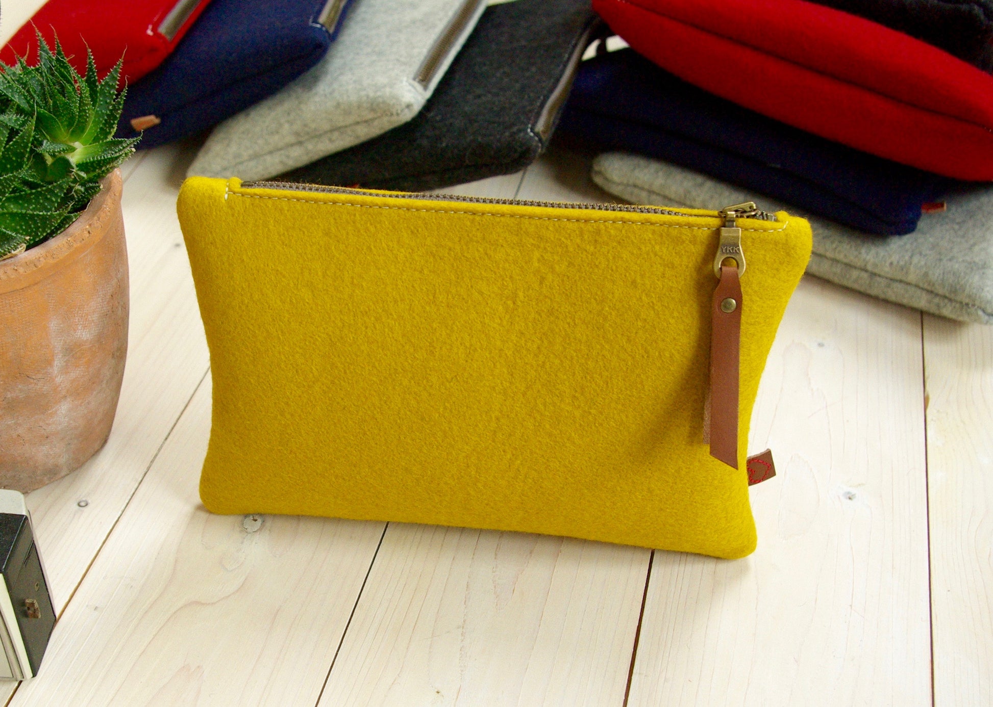 Oker geel retro vintage rits etui
