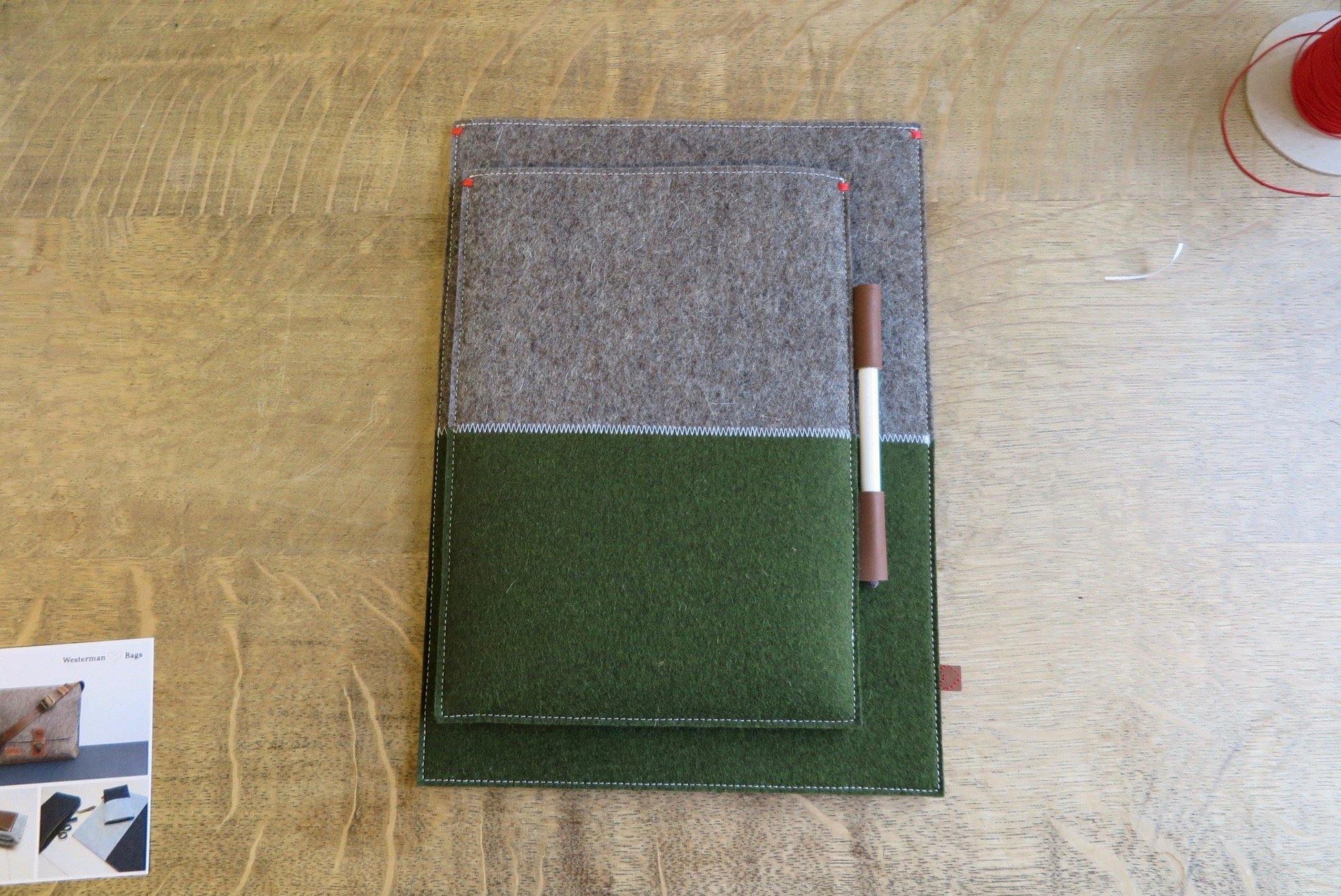 CONTRAST serie - iPad Pro hoes in Classic Green - Westerman Bags vilten tassen en hoezen. Dutch Design.