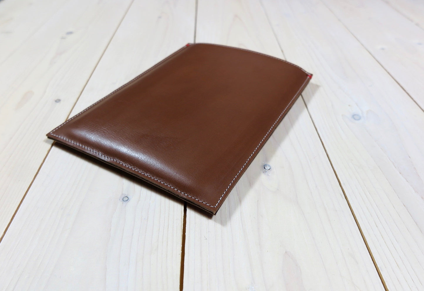 Étui pour liseuse en cuir KOBO KINDLE - CLASSIC CASE en marron cognac