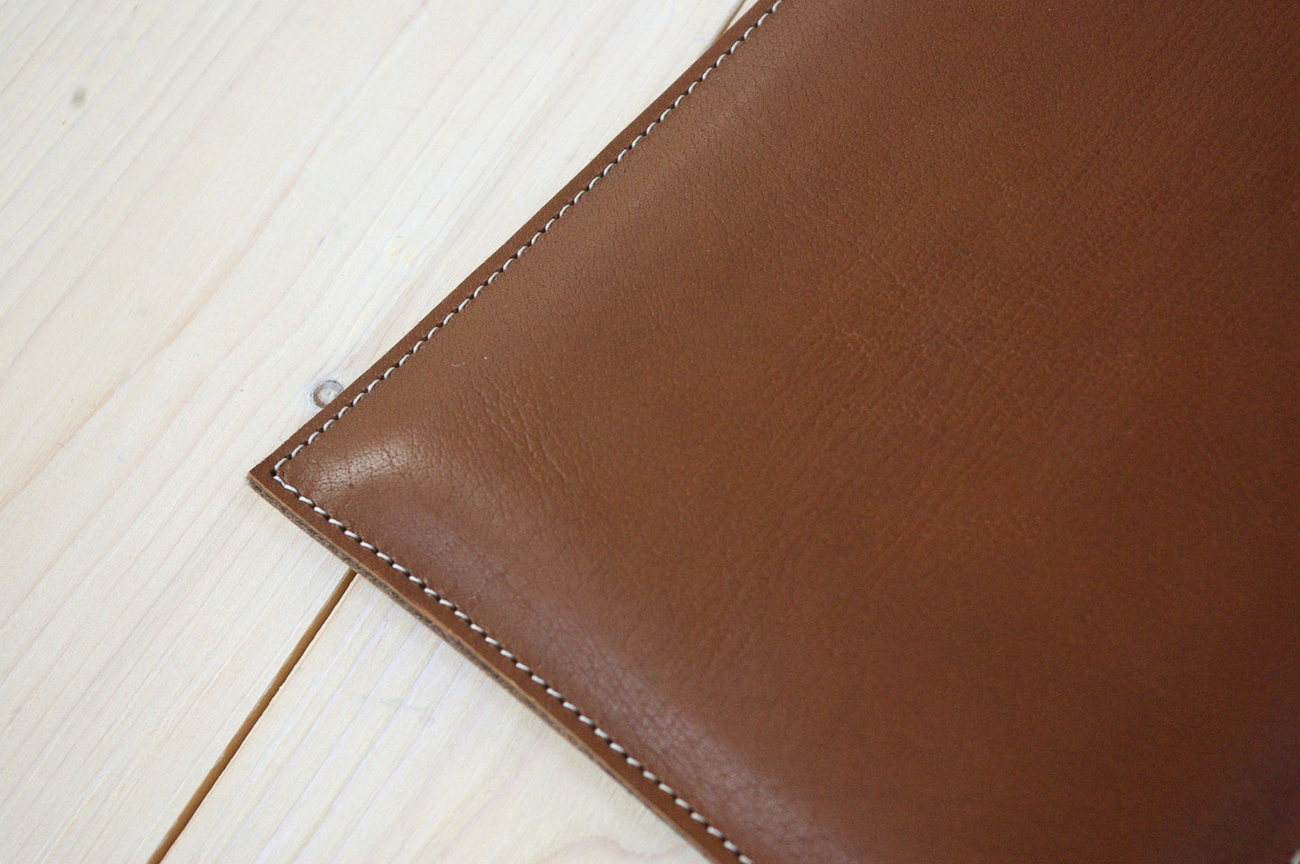 Étui pour liseuse en cuir KOBO KINDLE - CLASSIC CASE en marron cognac