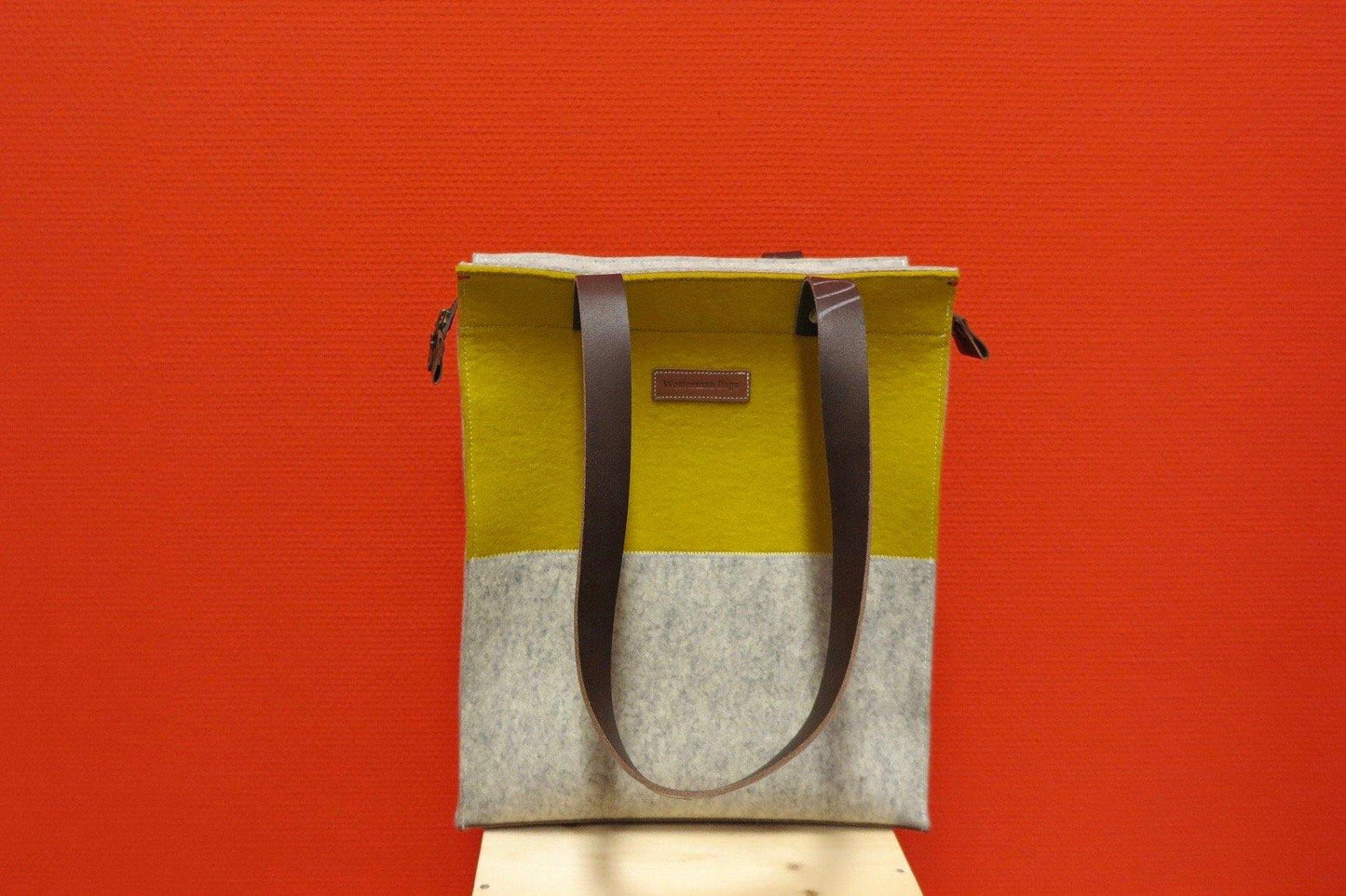 CONTRAST - Shopper XL vilten tas | geel en grijs | Rits - Westerman Bags vilten tassen en hoezen. Dutch Design.