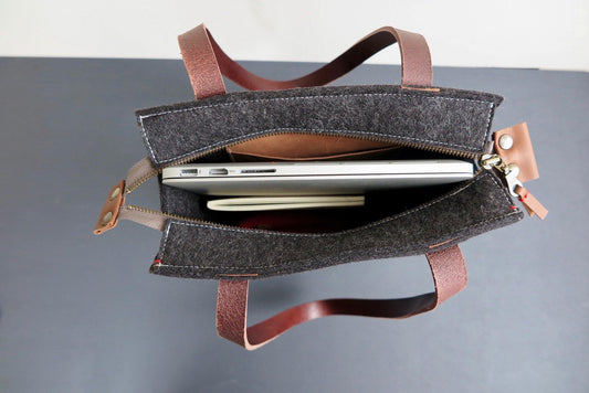 Vilten tas met rits voor laptop