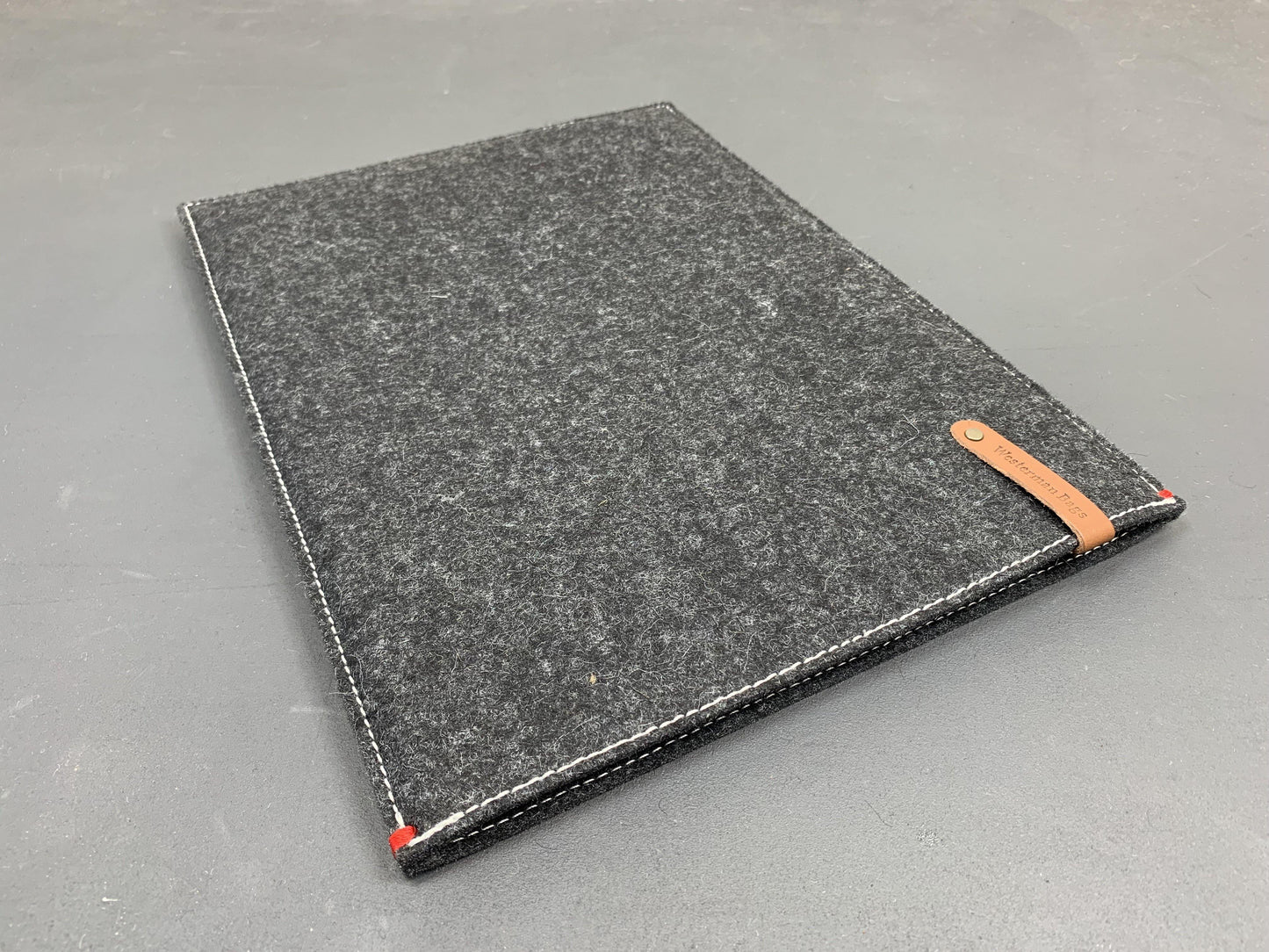 FUNCTIE hoes vilt | Macbook Pro Air | Zwart - Westerman Bags vilten tassen en hoezen. Dutch Design.