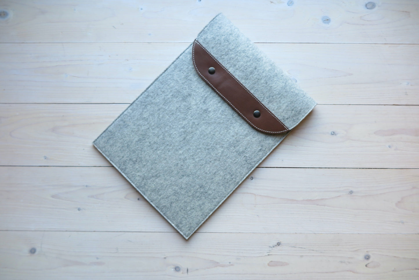 Macbook 13" vilten hoes classic case sale