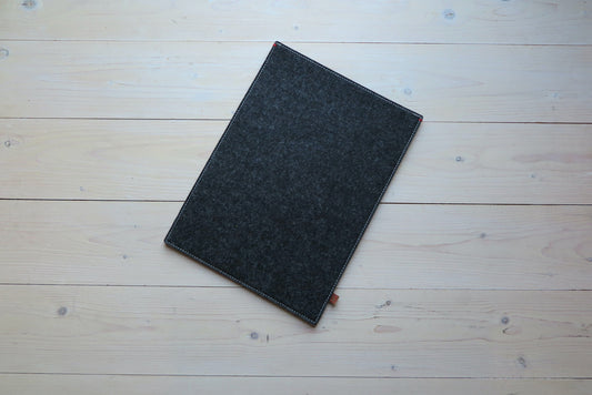 Black felt cover for MS Surface Pro 7 with Type Cover