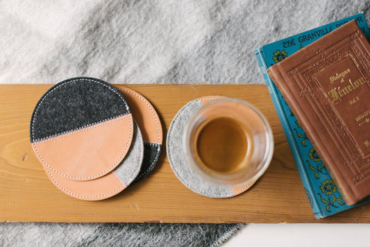 VANMIJ - Vilt & Leer onderzetters | felt and leather coasters - Westerman Bags vilten tassen en hoezen. Dutch Design.