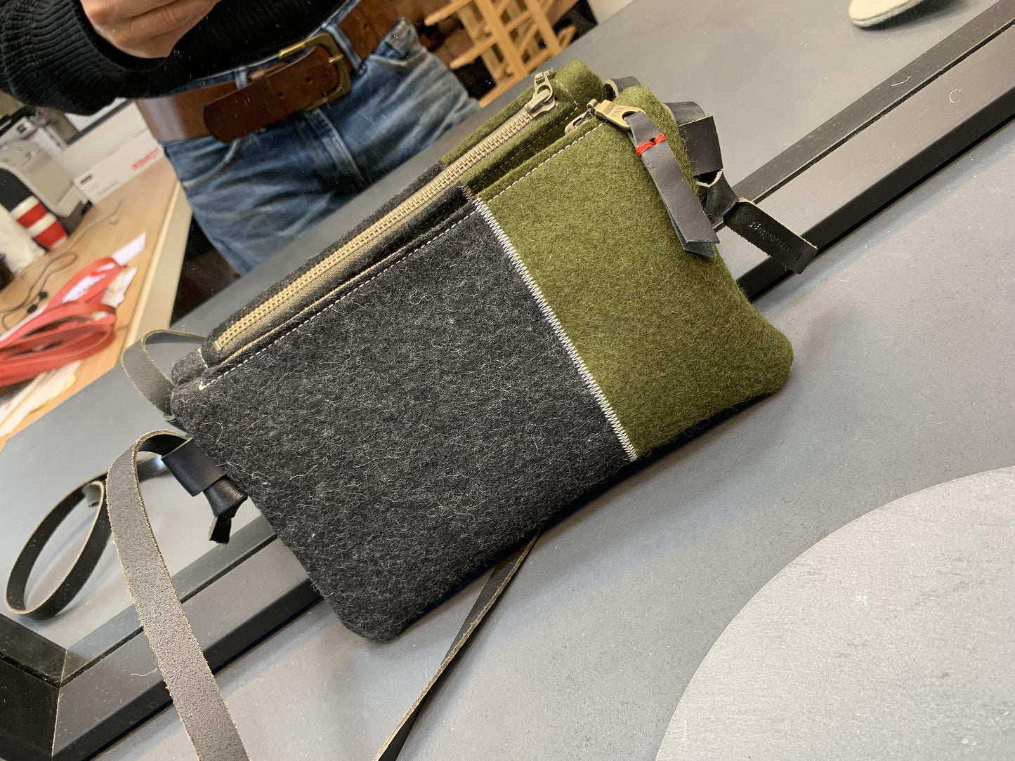 Vilten tasje met rits wol vilt clutch pouch etui