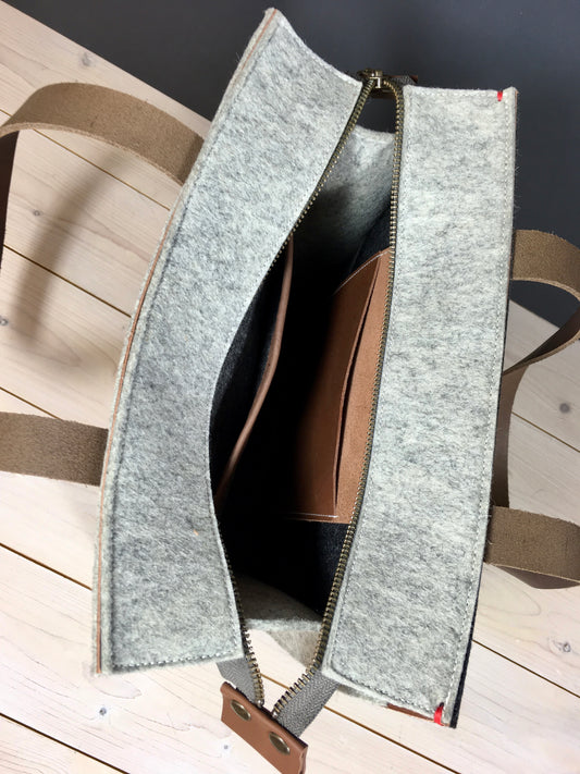 CONTRAST - Shopper XL vilten tas | zwart en grijs | Rits - Westerman Bags vilten tassen en hoezen. Dutch Design.
