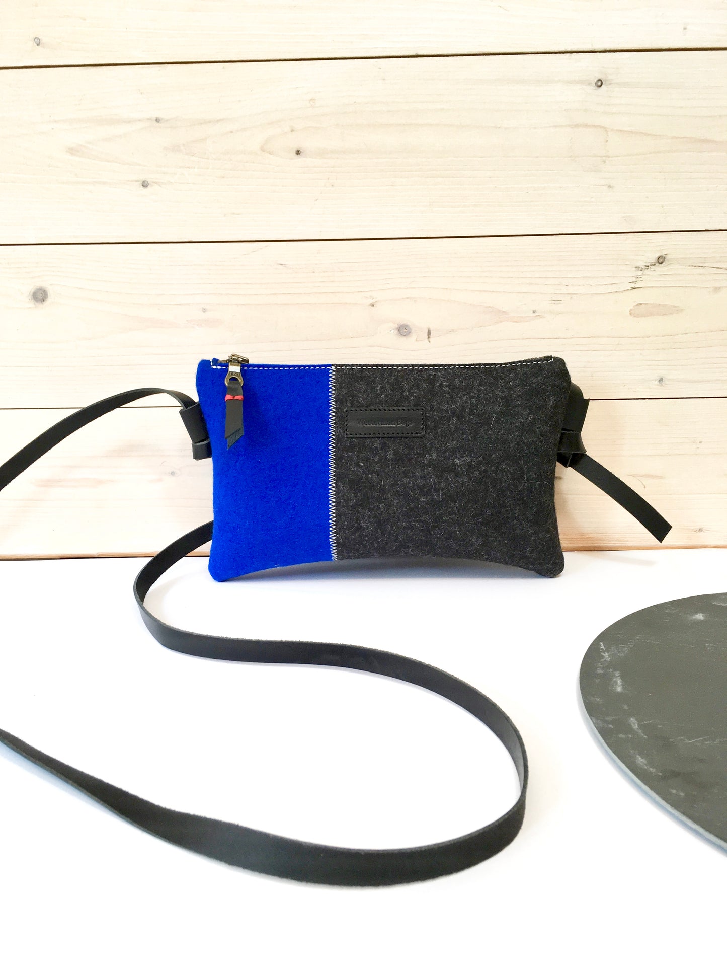 Felt crossbodybag in black and blue by westerman bags
