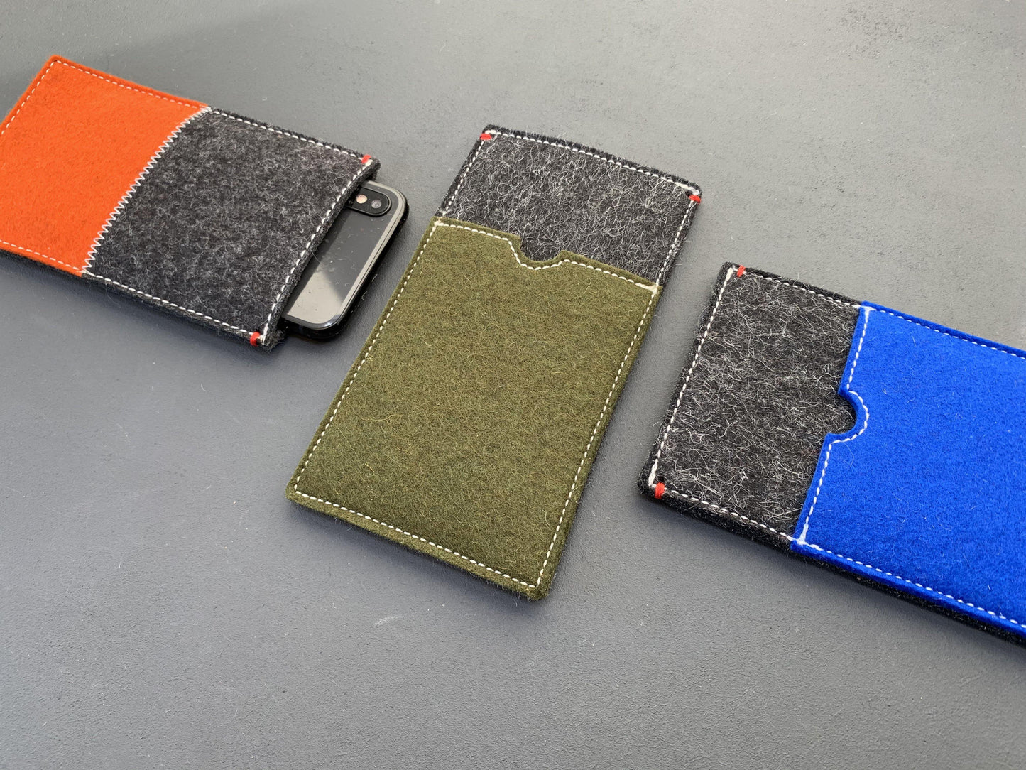 CONTRAST iphone 11 hoes, oranje - Westerman Bags vilten tassen en hoezen. Dutch Design.