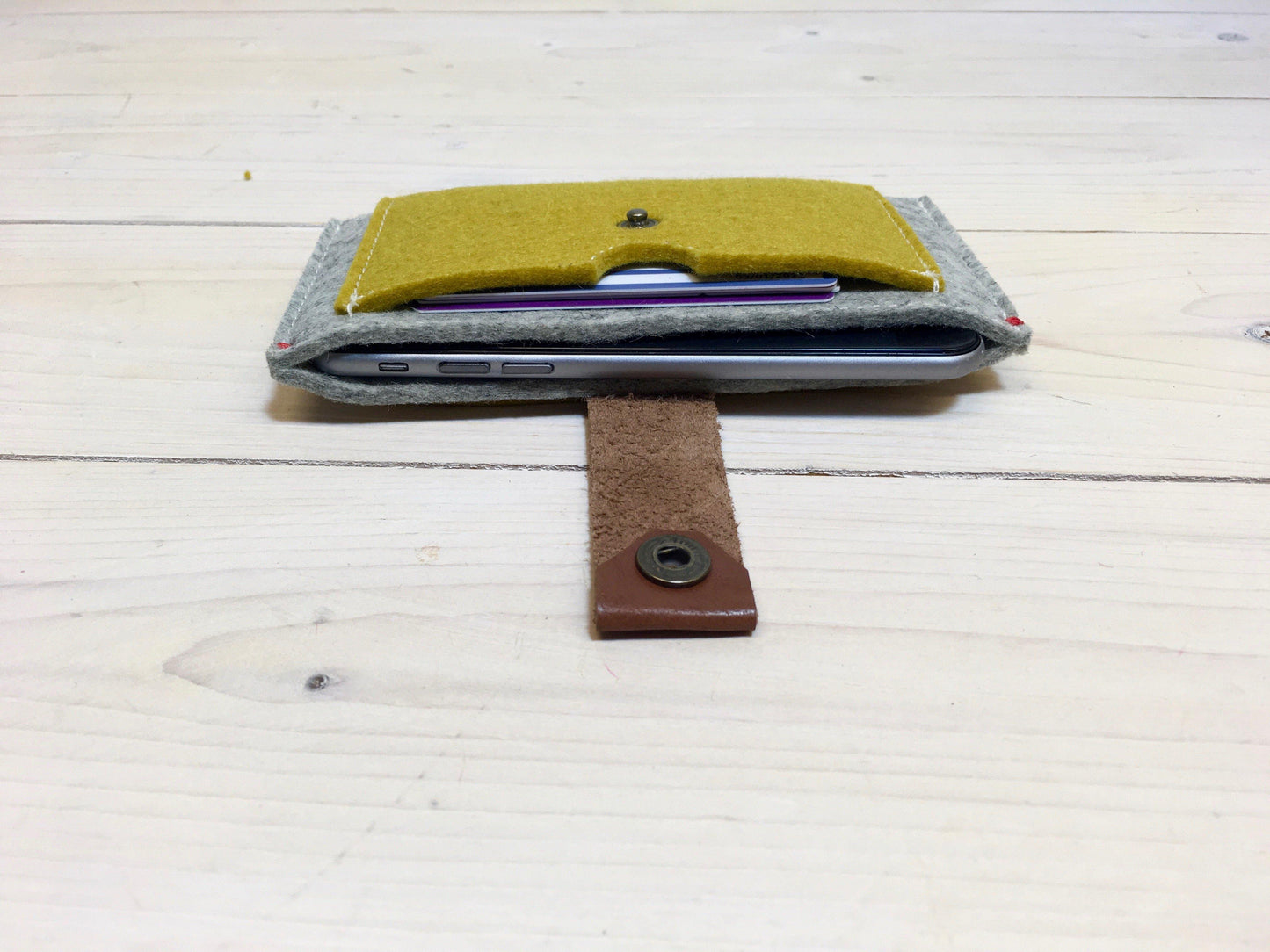 FELT WALLET for fair phone and iPhone