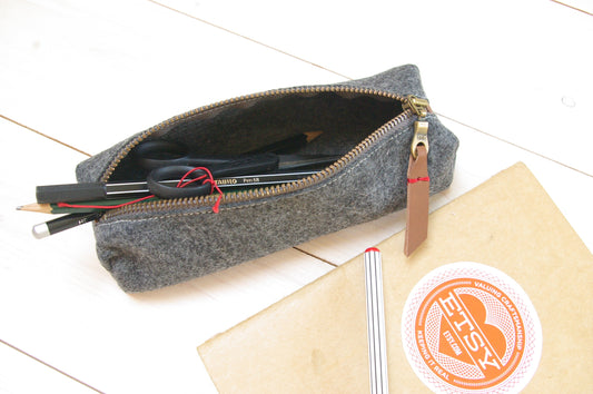Vanmij - Pencil Case / Pen case - Eco Wolvelt unpacked