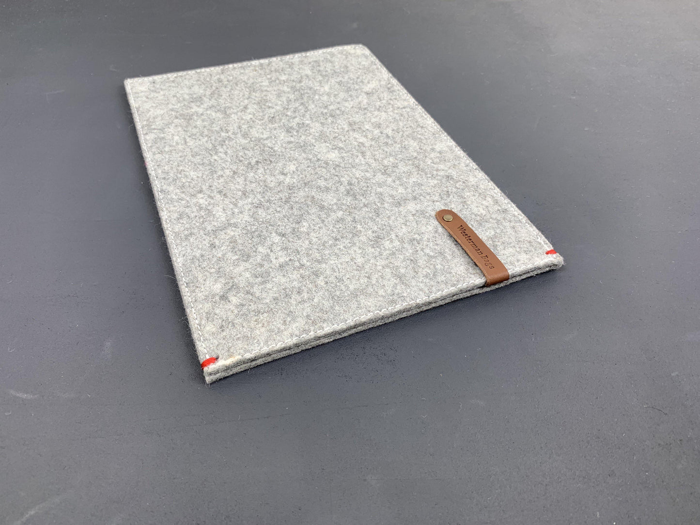FUNCTIE case felt | Macbook Pro Air | grey - Westerman Bags vilten tassen en hoezen. Dutch Design.
