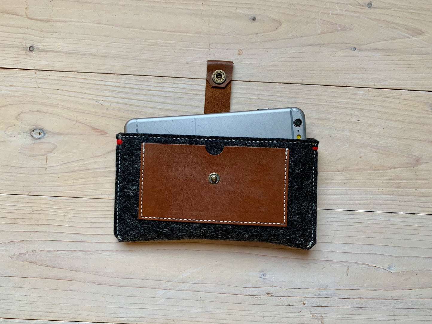 IPhone wallet cognac leather