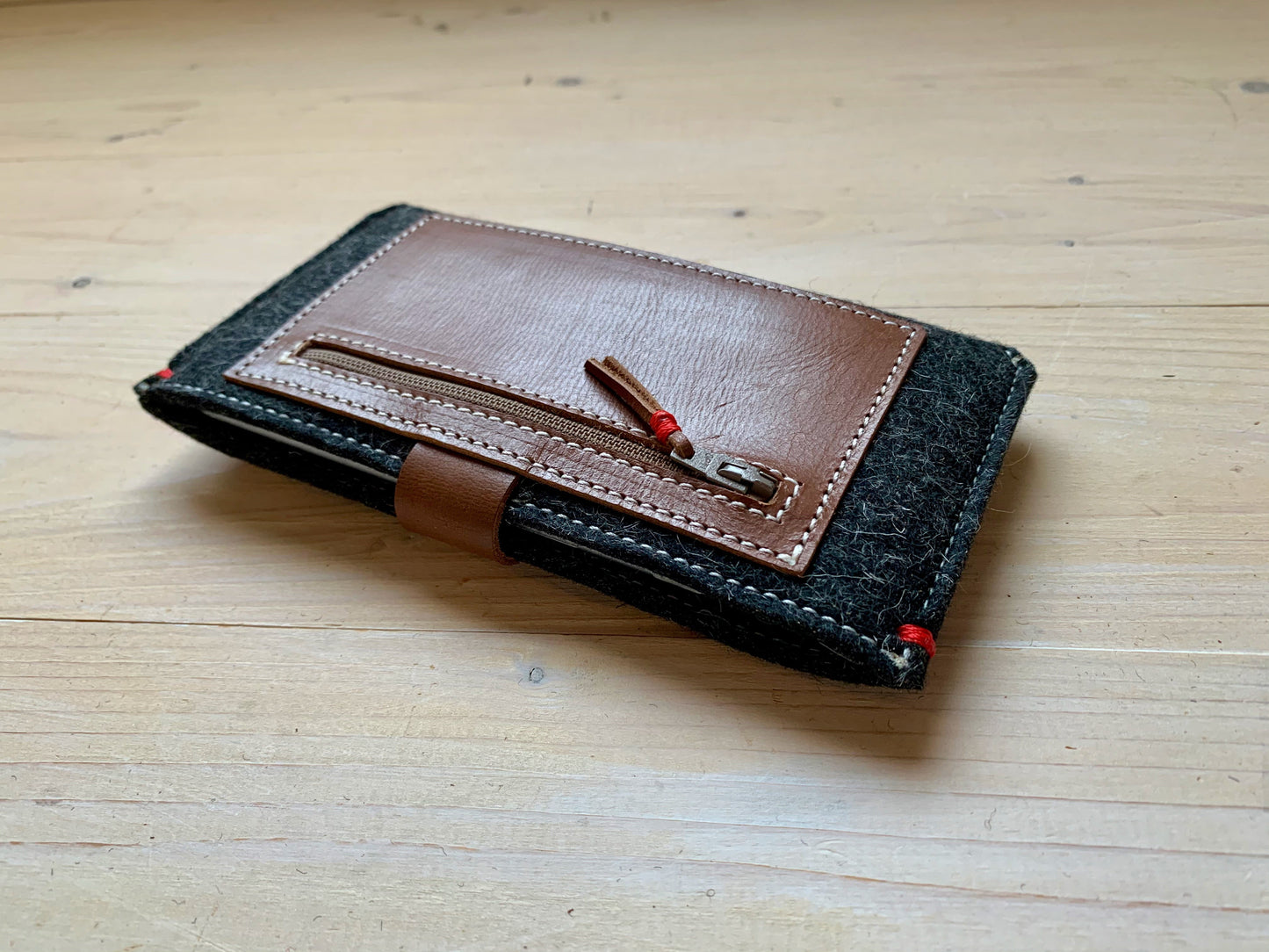 IPhone wallet cognac leather