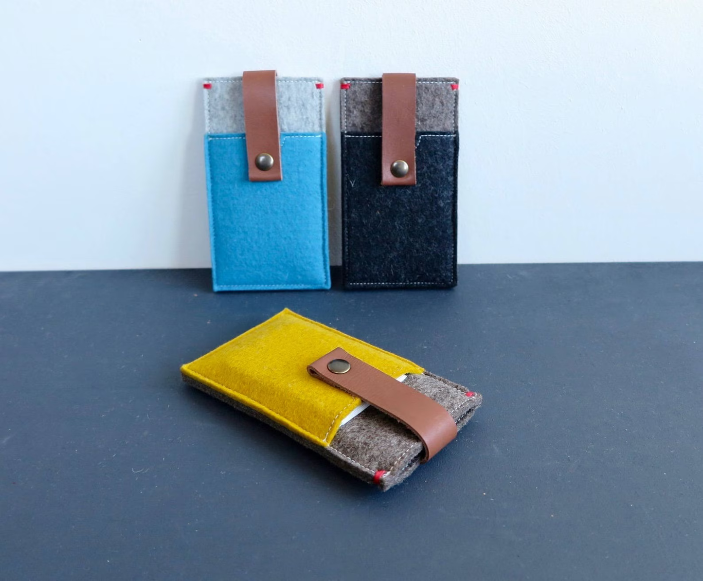 IPhone Wallet Case | Woolfelt | Cover with credit card box Gray and Yellow | leather closure