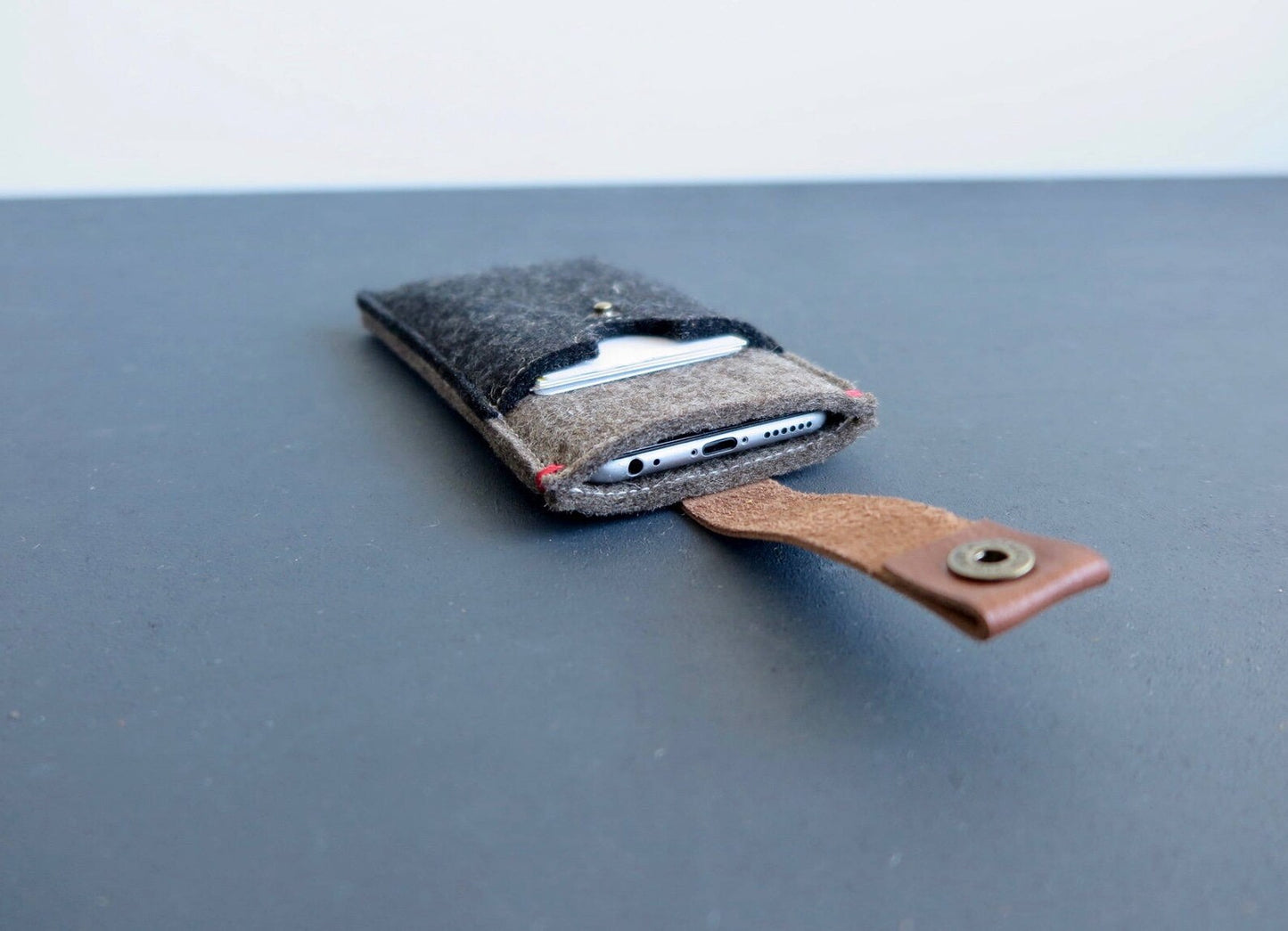 IPhone Wallet Case | Woolfelt | Cover with credit card box Gray and Yellow | leather closure