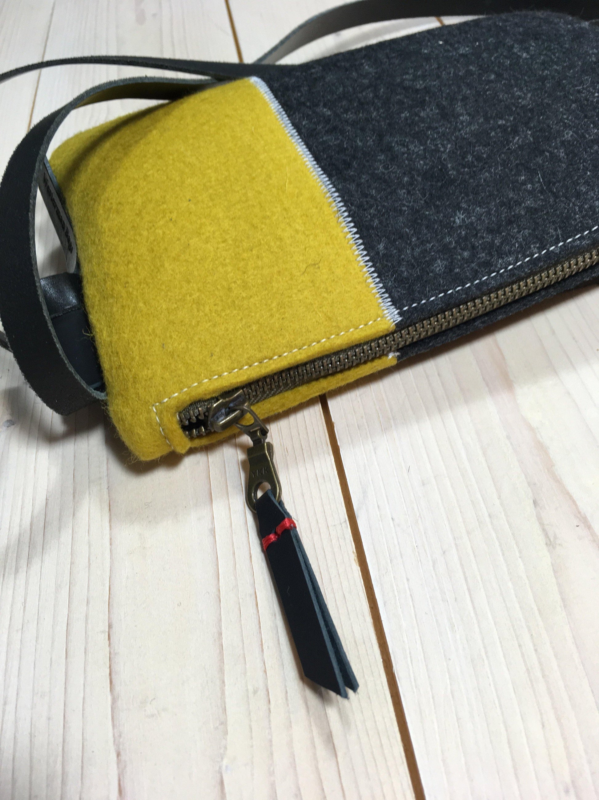 Small wool felt zipper bag clutch