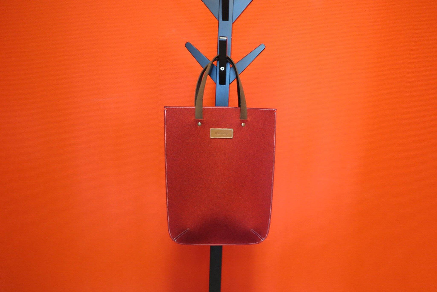 GRIFT tas in rood vilt laptoptas - pure wol - wijn rood - Westerman Bags vilten tassen en hoezen. Dutch Design.