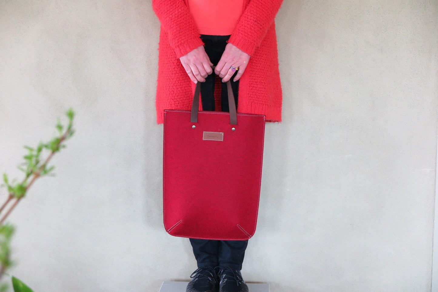 GRIFT tas in rood vilt laptoptas - pure wol - wijn rood - Westerman Bags vilten tassen en hoezen. Dutch Design.