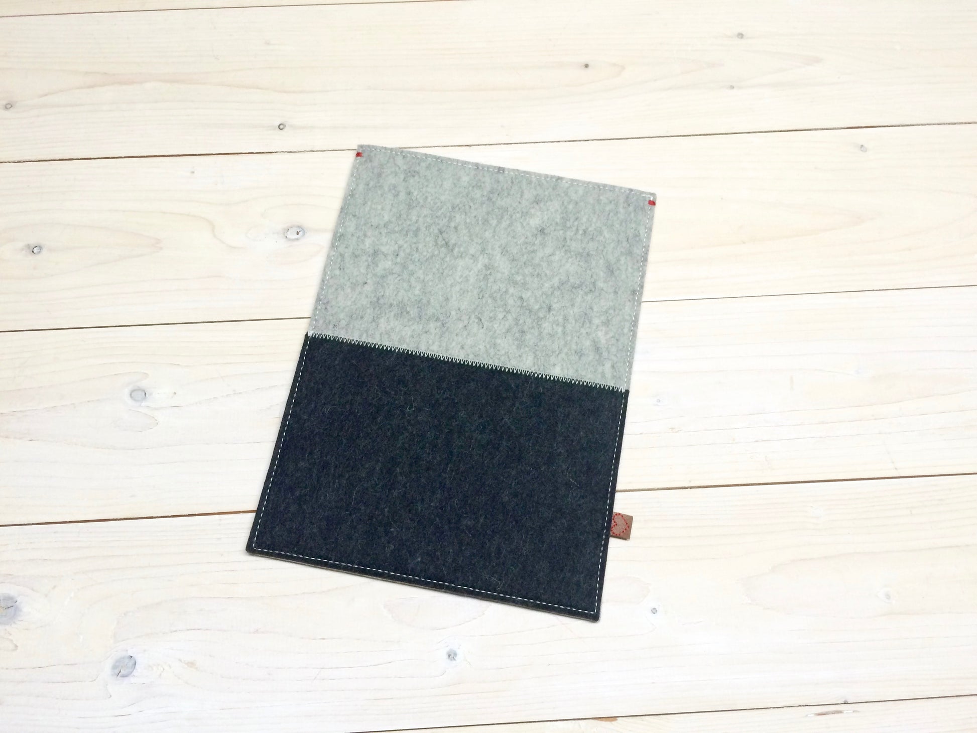 iPad Pro case felt 129 105 grey - contrast colour