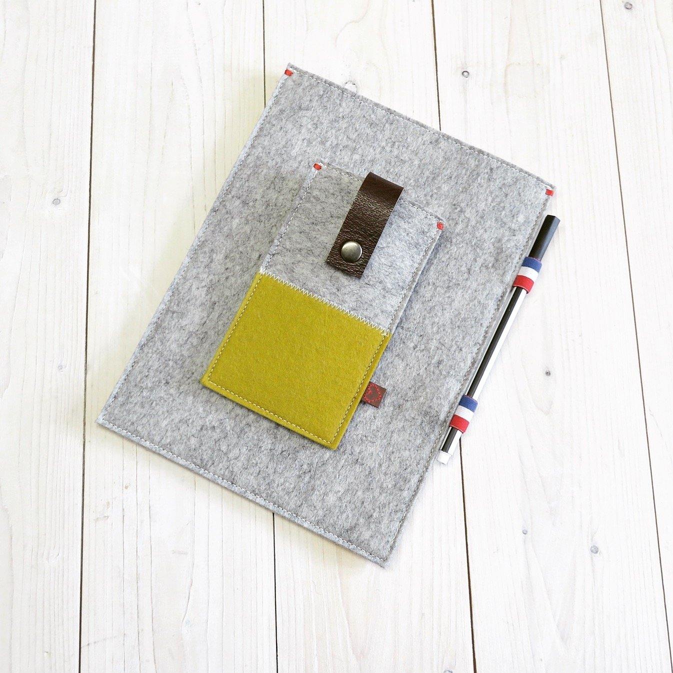 CONTRAST Geel. Wolvilt telefoonhoes met leren sluiting - Westerman Bags vilten tassen en hoezen. Dutch Design.