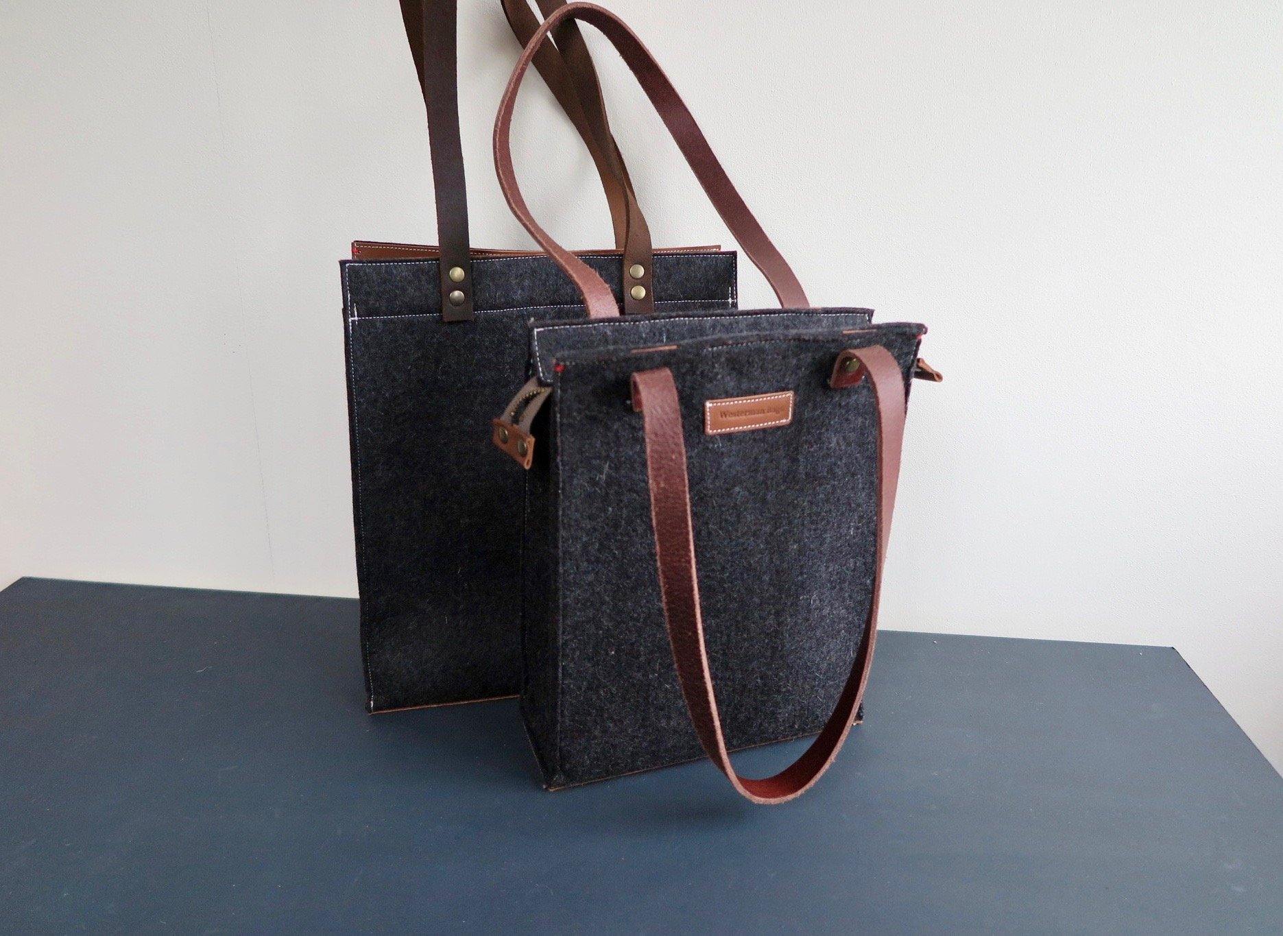 SOLD OUT FUNCTIE - small shopper tas in natuurlijk wolvilt - Westerman Bags vilten tassen en hoezen. Dutch Design.