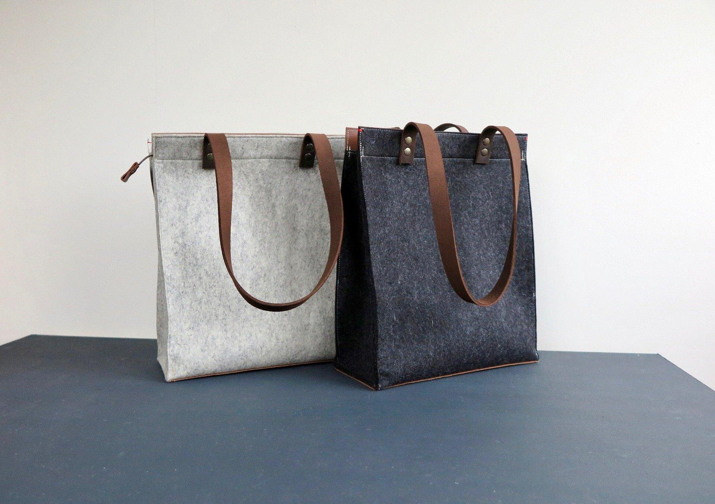 FUNCTIE - Shopper XL vilten laptoptas | grijs | Rits - Westerman Bags vilten tassen en hoezen. Dutch Design.