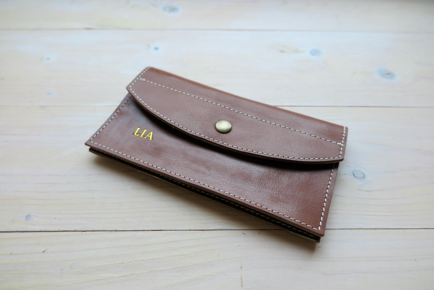 Leather ladies wallet with name engraving