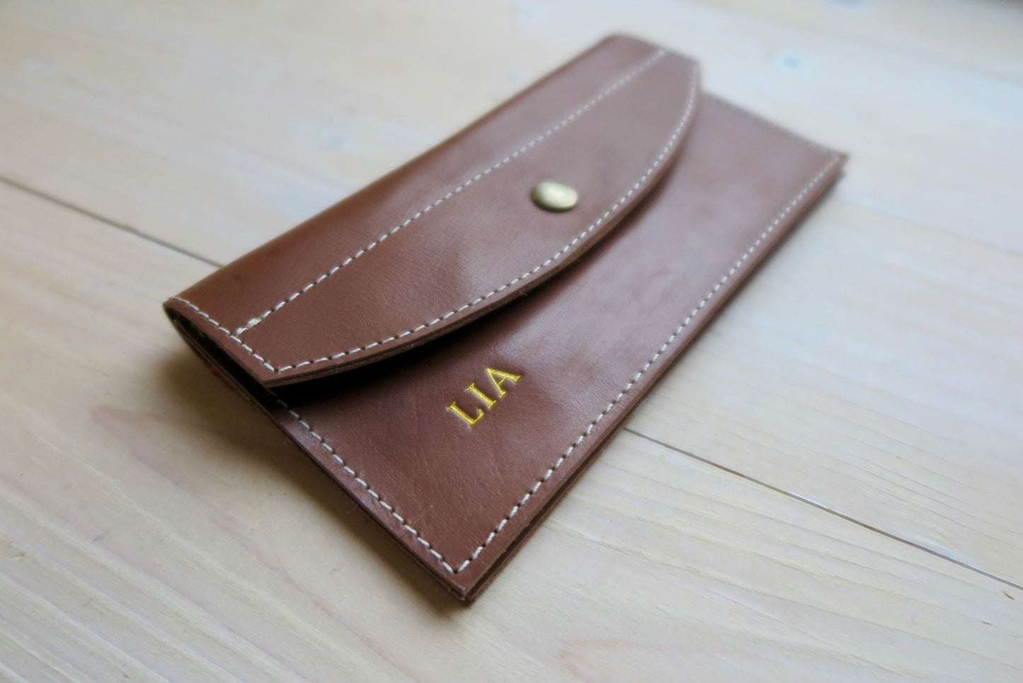 Leather ladies wallet with name engraving