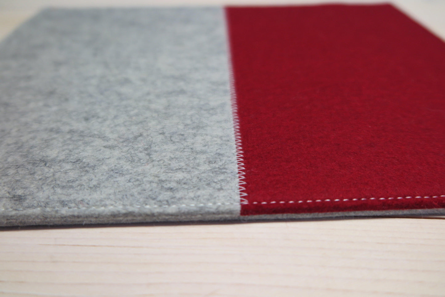 Hoes voor Ipad Pro | Mini | Air in Rood en grijs | CONTRAST - Westerman Bags vilten tassen en hoezen. Dutch Design.