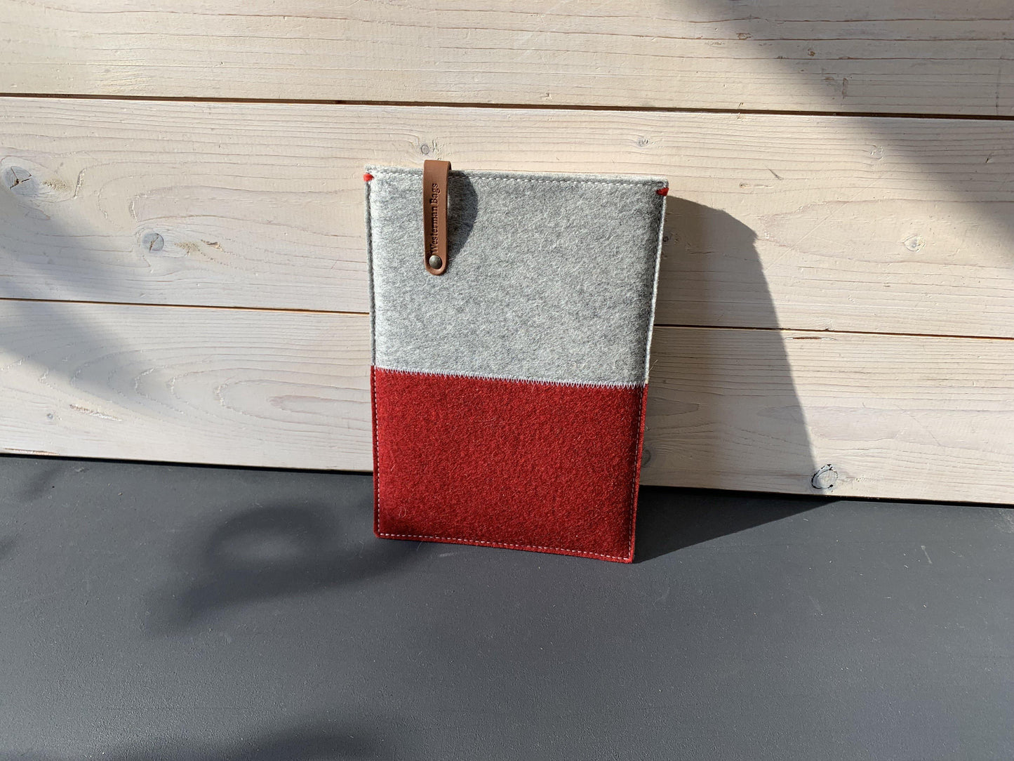 Hoes voor Ipad Pro | Mini | Air in Rood en grijs | CONTRAST - Westerman Bags vilten tassen en hoezen. Dutch Design.