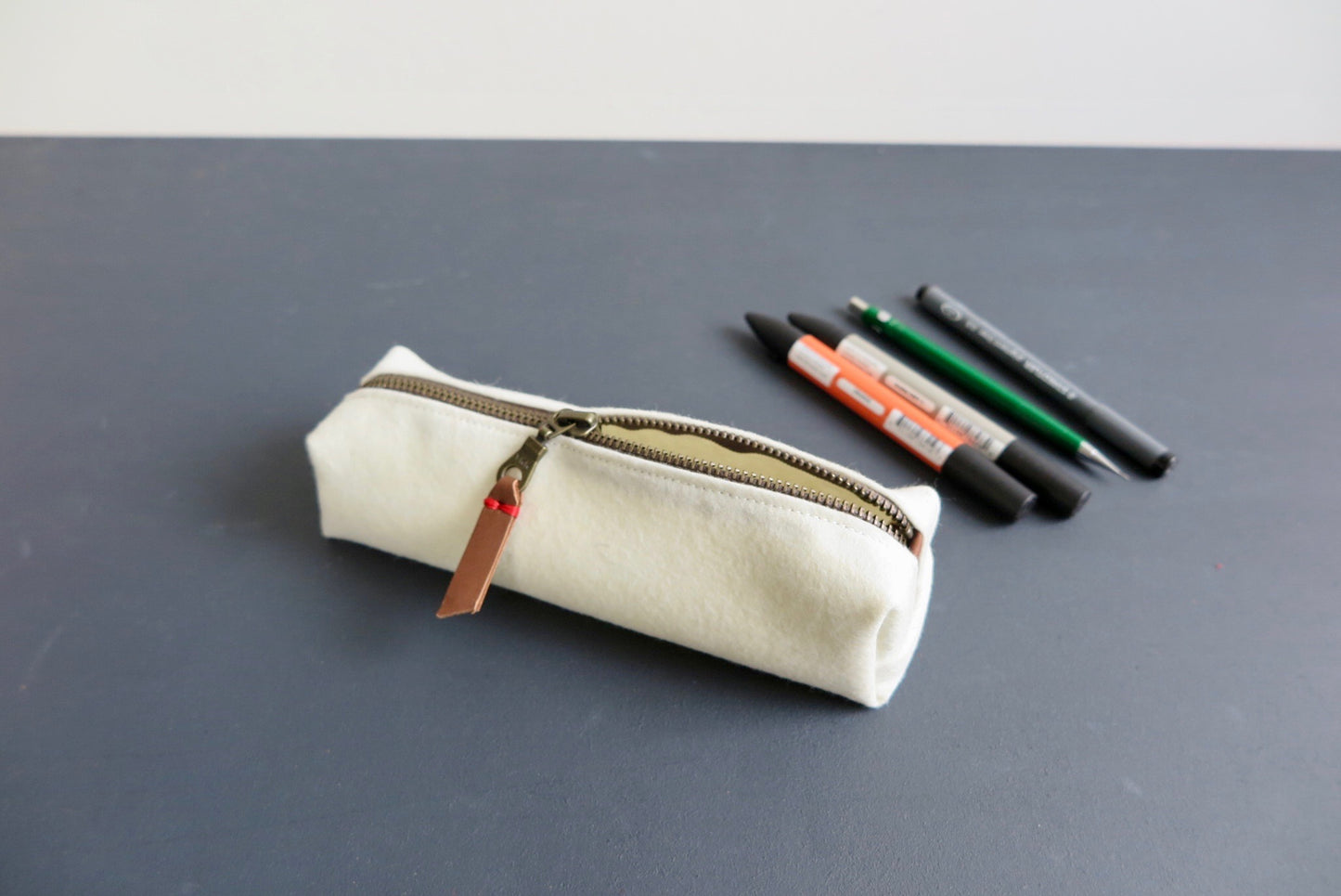 VANMIJ - pencil case | pen etui - Wolvilt - offwhite