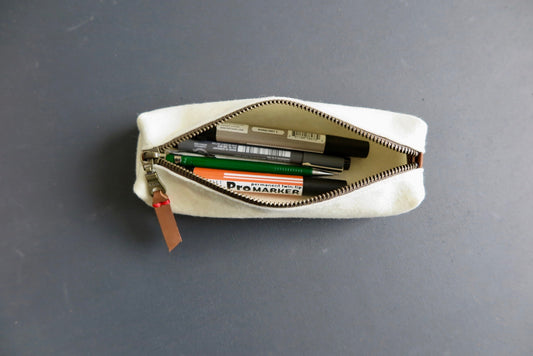 VILTEN ETUI felt pencil case in offwhite - minimalist dutch design