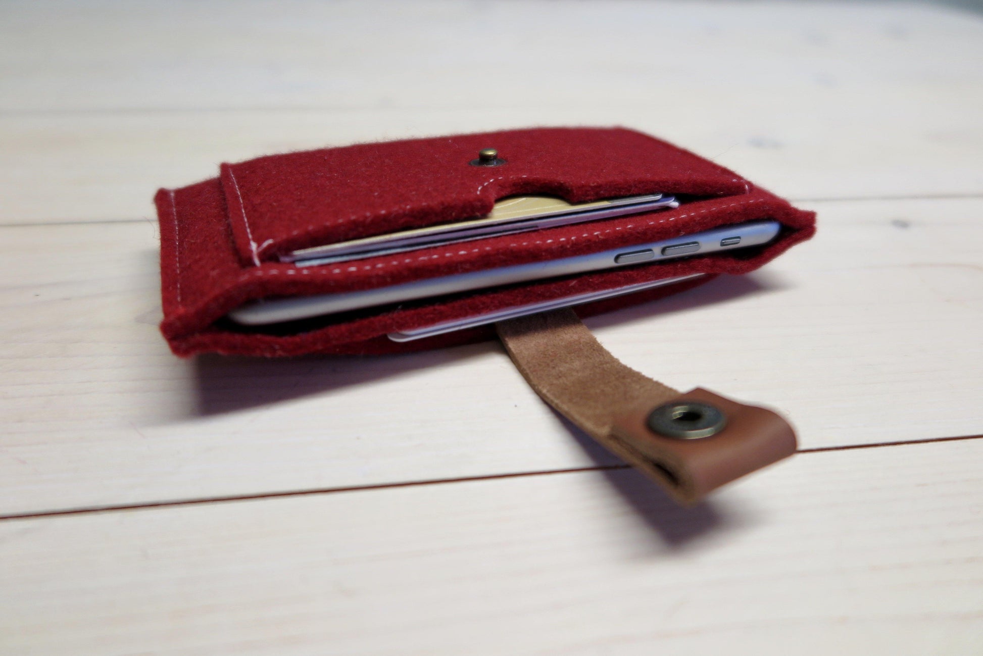Fairphone vilten wallet - felt wallet - Westerman Bags vilten tassen en hoezen. Dutch Design.