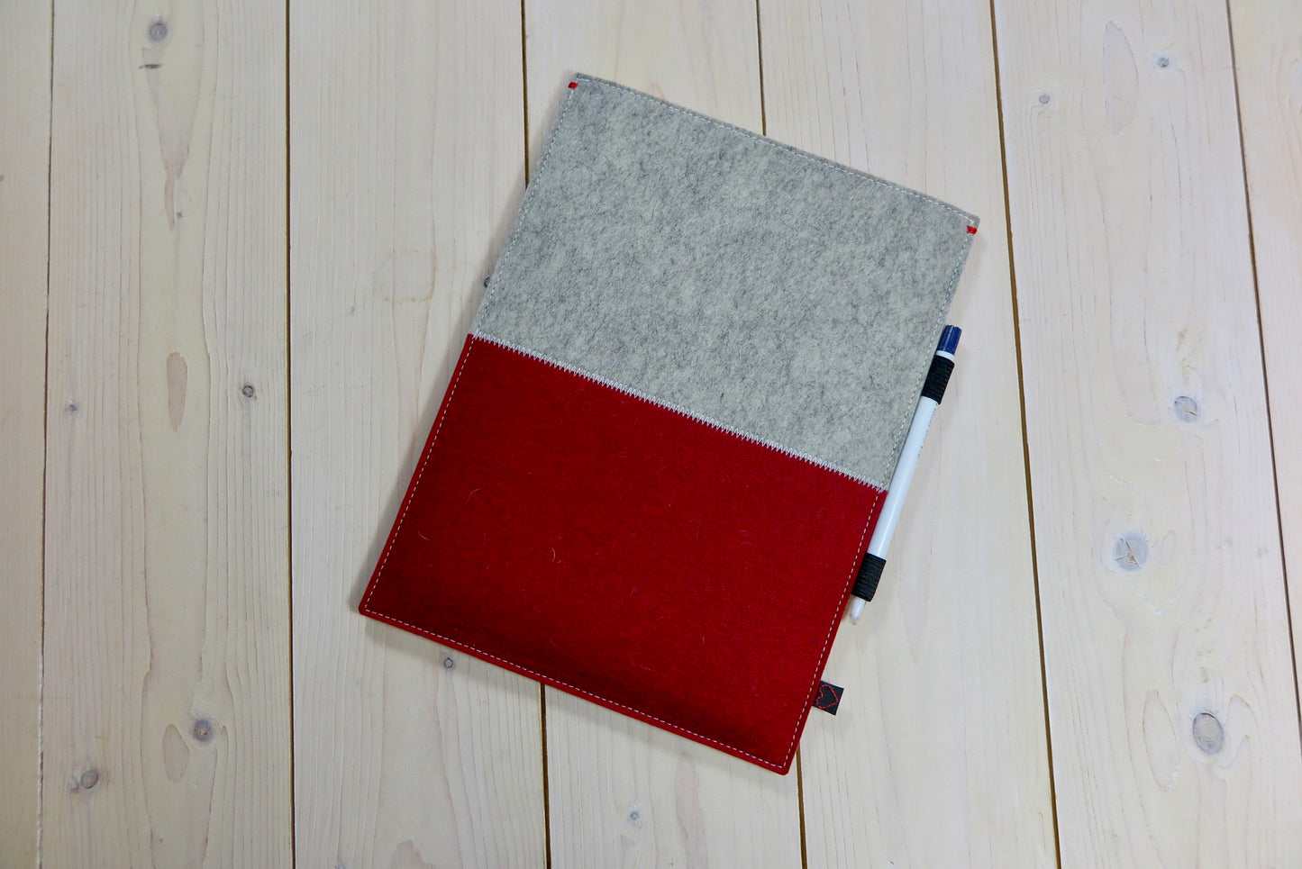 Ipad Pro 105 felt case in red and grey