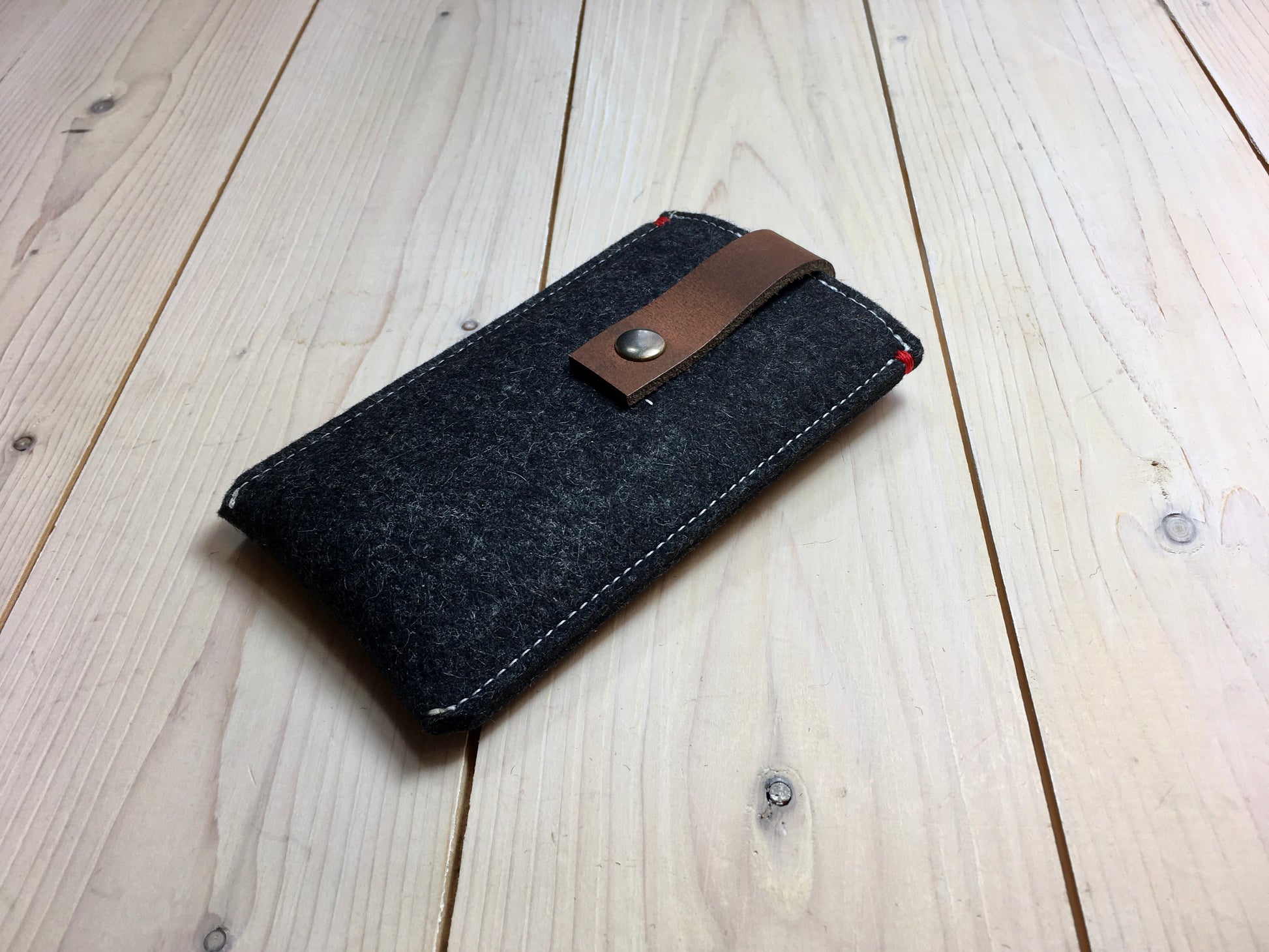 Iphone X 8 felt case black wool leather closure