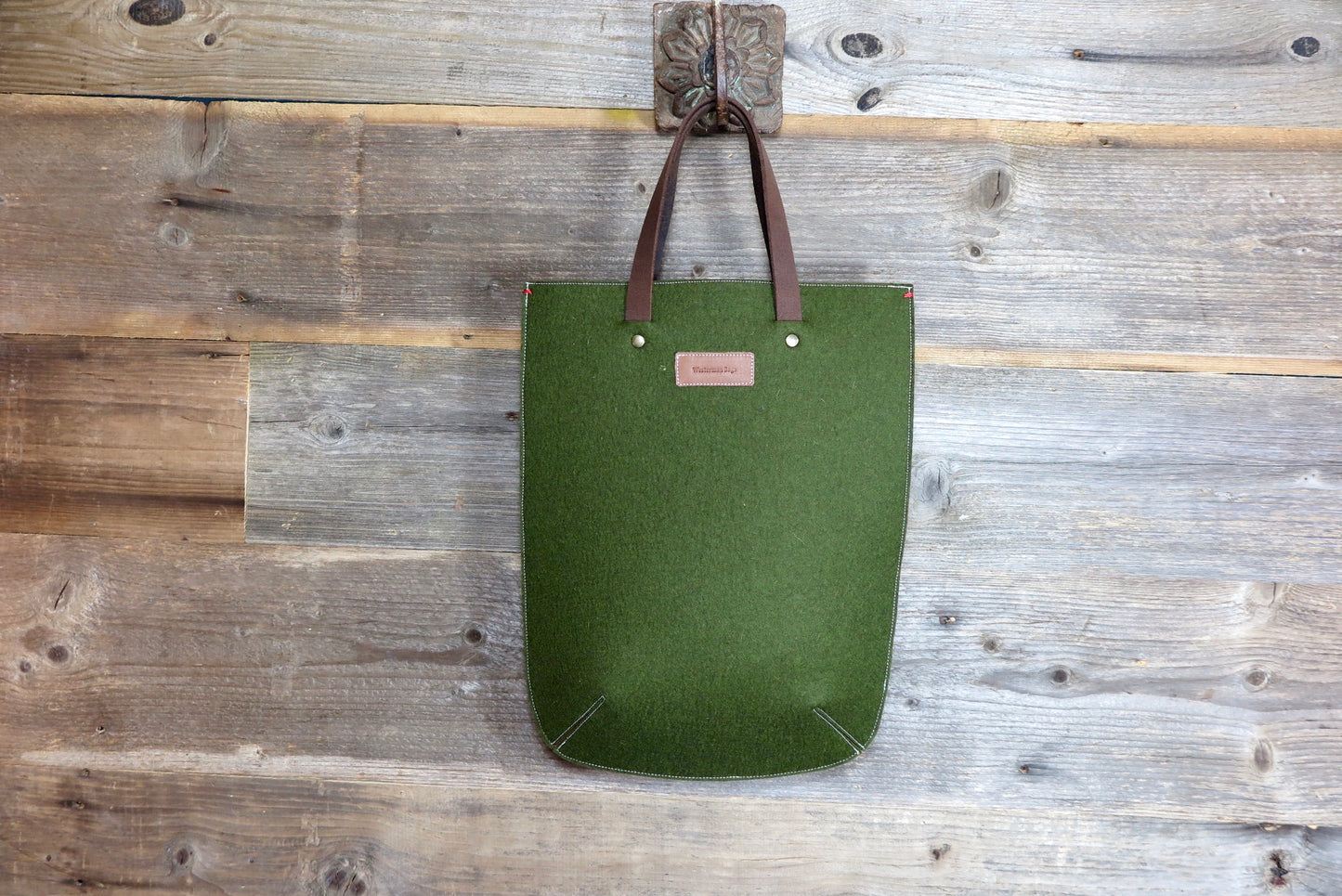 Mossgreen laptopbag woolfelt and leather