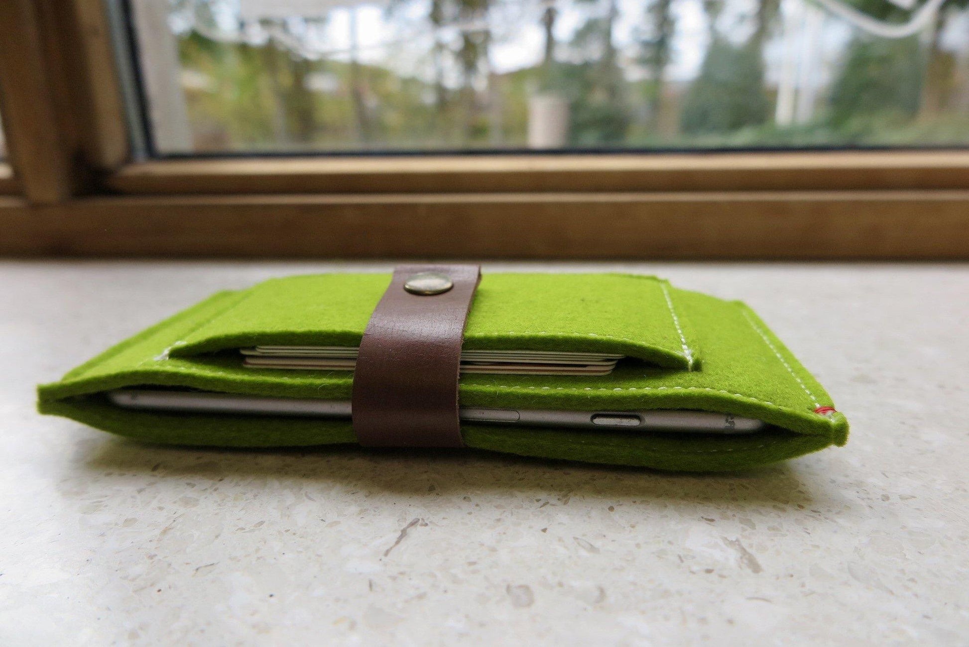 Fresh Green conscious design wool felt wallet case for Fairphone