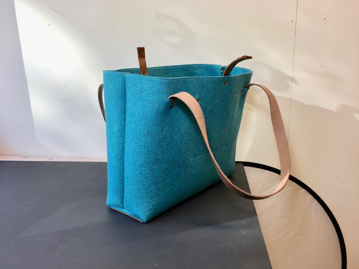 GRIFT XL TAS VILT - in Ocean Blauw - Westerman Bags vilten tassen en hoezen. Dutch Design.