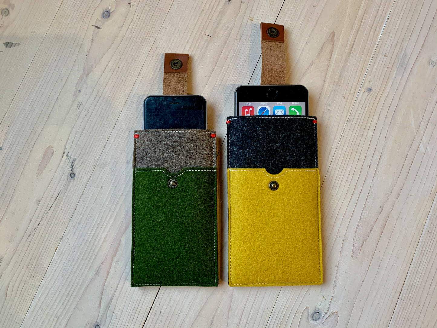 Sale of felt phone cases with extra compartment in contrast color